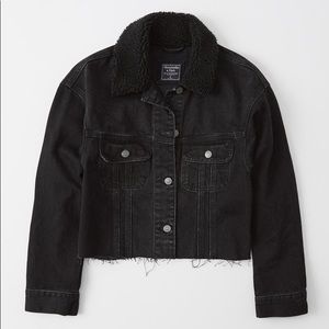 Cropped Black Denim Jacket with Sherpa Collar